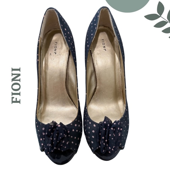 🛍️3/$40 FIONI Navy Blue w/ Pink Polka Dot Peep-Toe Heels Flower Detail Size 8.5 - Picture 4 of 6